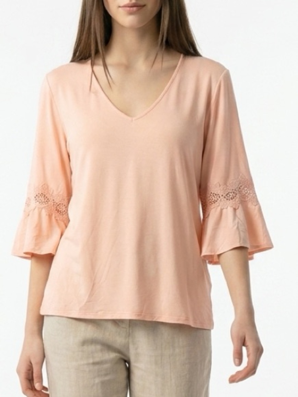 LE Rose light pink top size l/xl. 3/4 ruffle sleeves. V neck